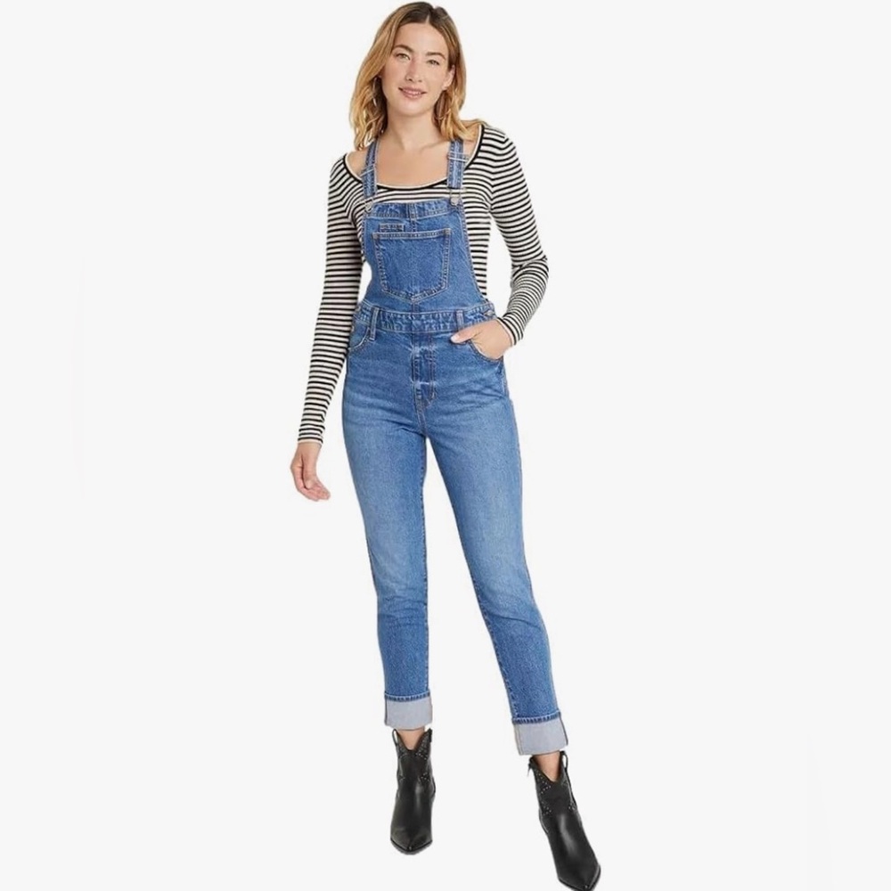 NEW WITH TAGS UNIVERSAL THREAD DENIM OVERALLS- Size 4